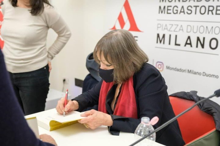 IL FILO DI LUCE. Presentazione Megastore Mondadori Milano, 9 marzo 2022