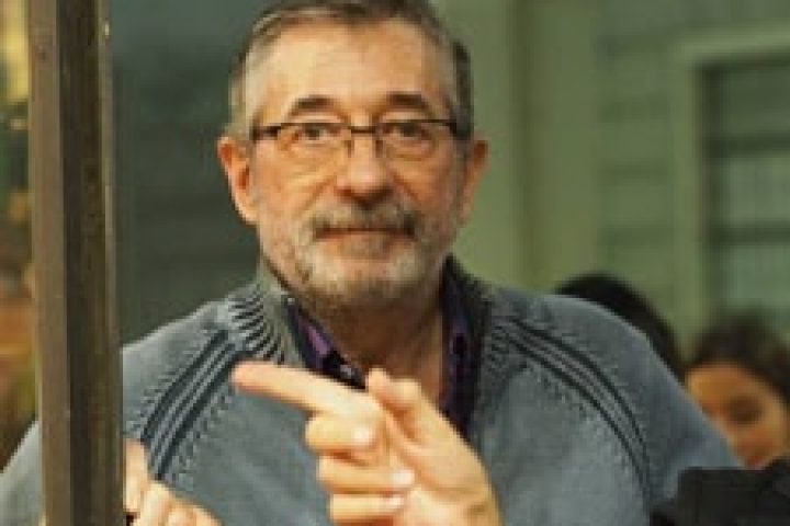 Facebook-i-mille-amici-di-Valeria-Montaldi-2014_8.jpg