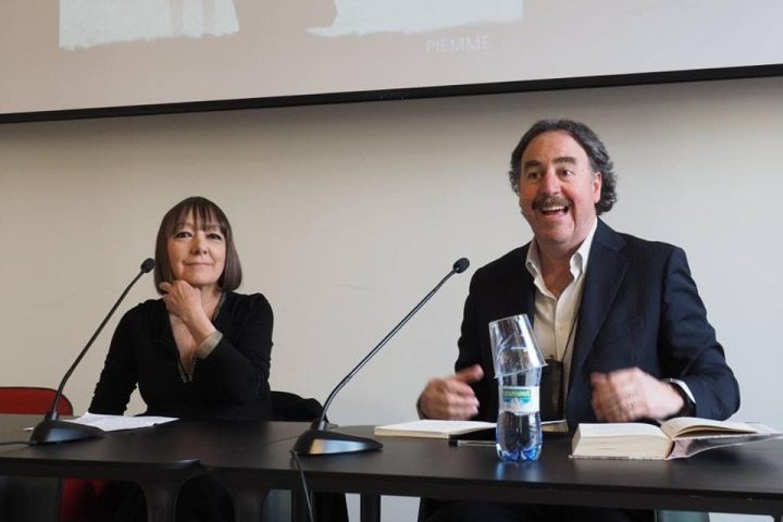 Mondadori-Megastore-Milano-Apr-2016_4.jpg