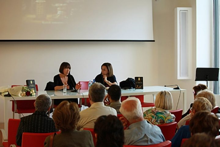 Mondadori-Megastore-Milano-Giu-2011_5.jpg